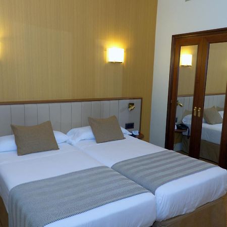 Hospedium Hotel Los Condes Madrid Room photo