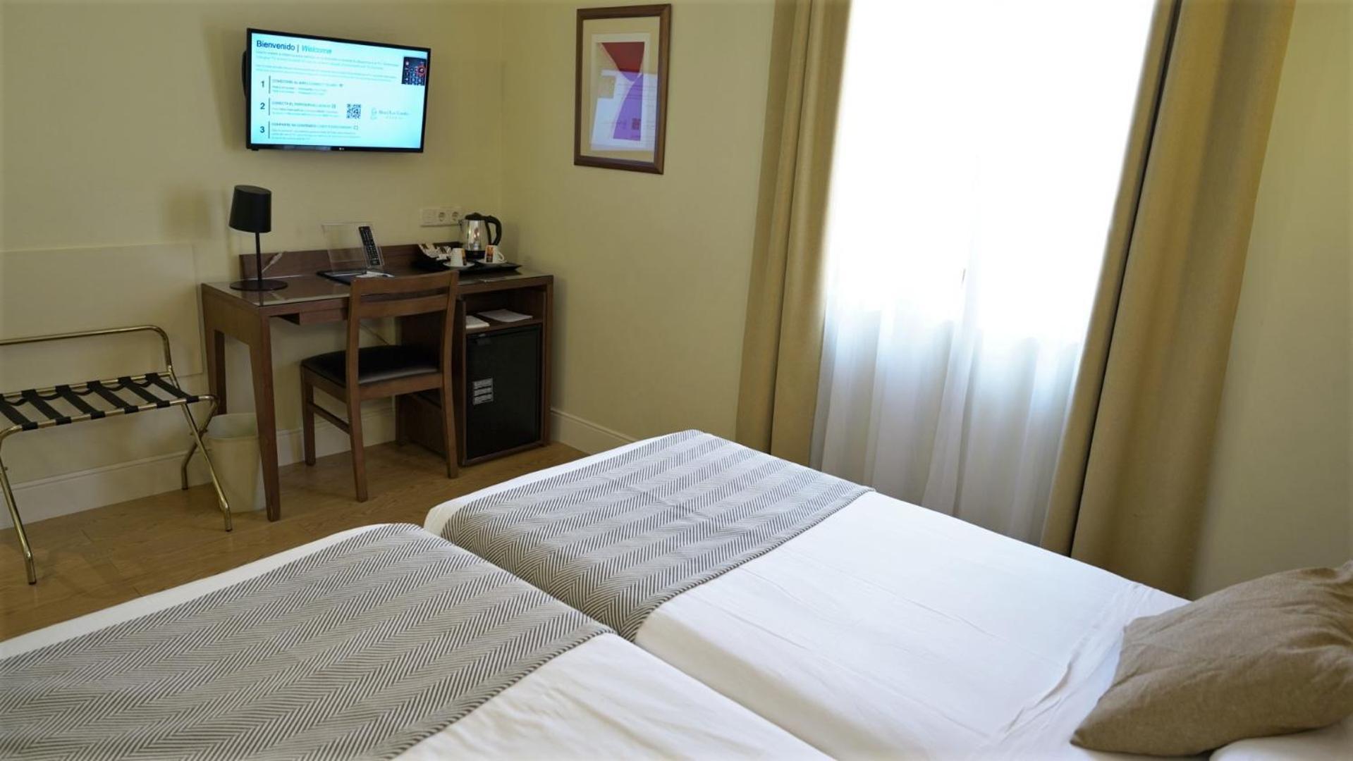 Hospedium Hotel Los Condes Madrid Room photo