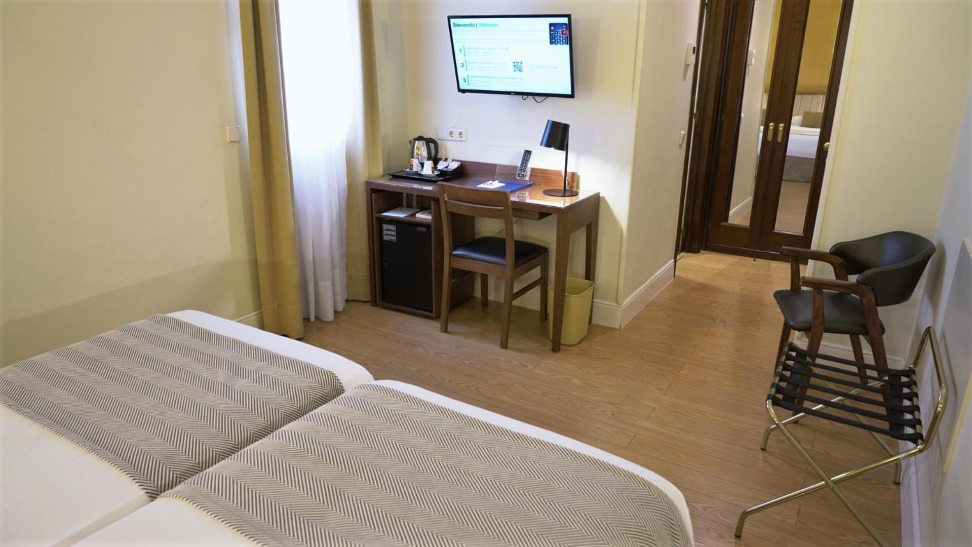 Hospedium Hotel Los Condes Madrid Room photo