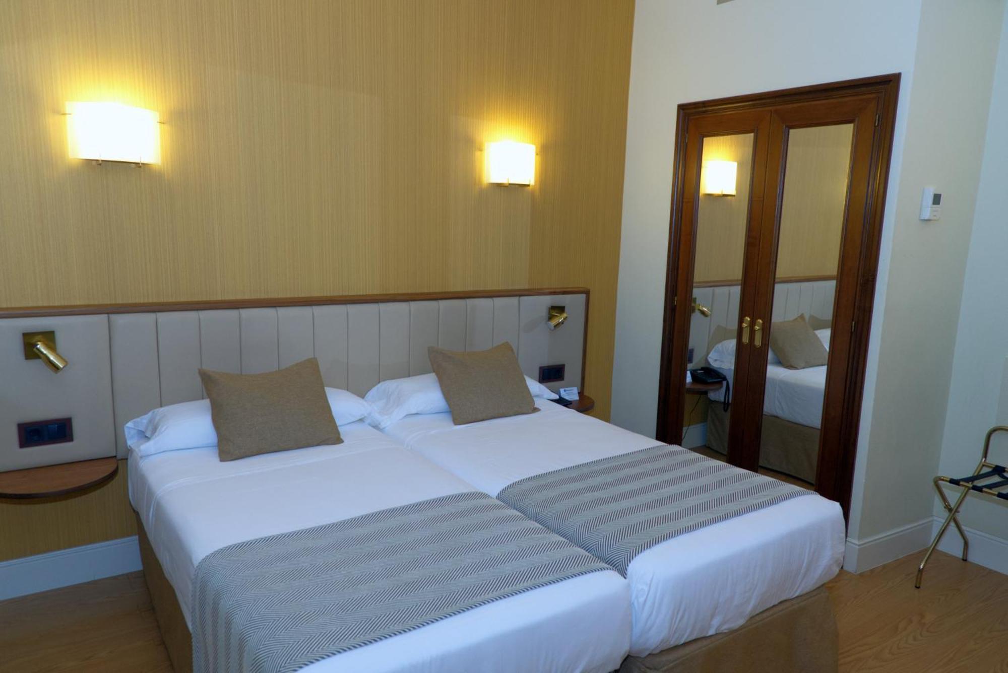 Hospedium Hotel Los Condes Madrid Room photo