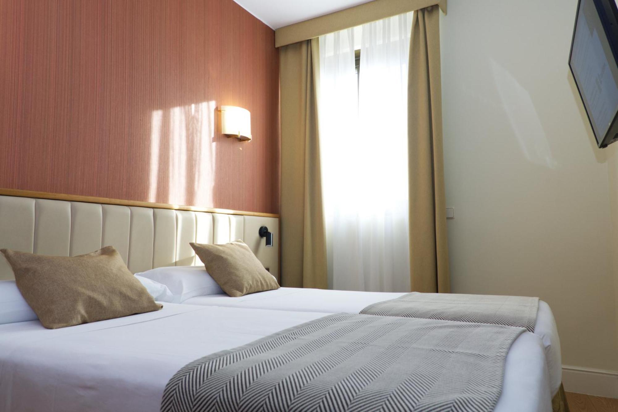 Hospedium Hotel Los Condes Madrid Room photo