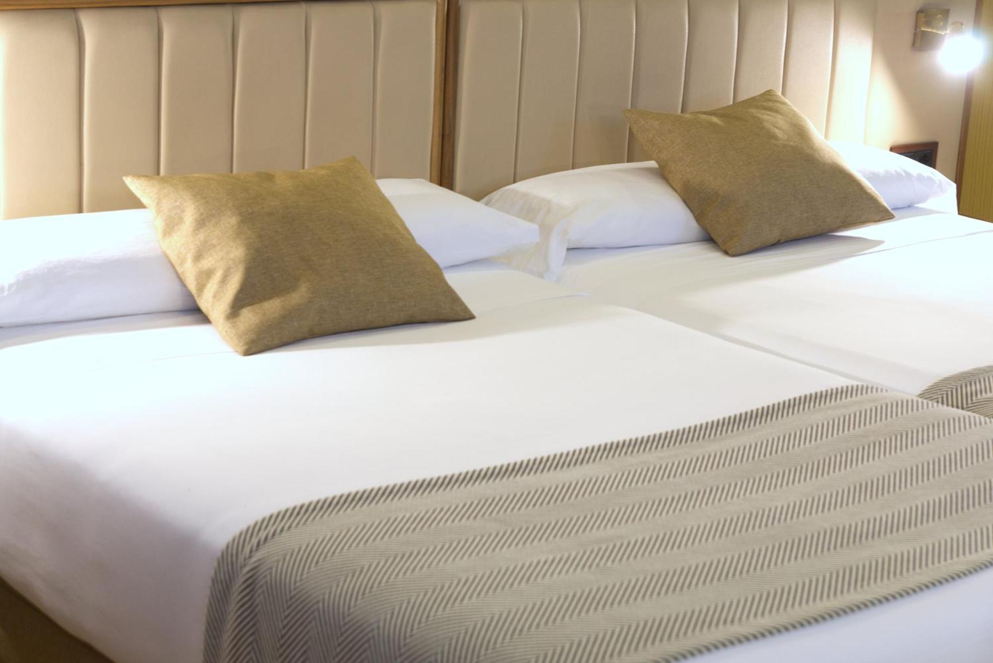 Hospedium Hotel Los Condes Madrid Room photo