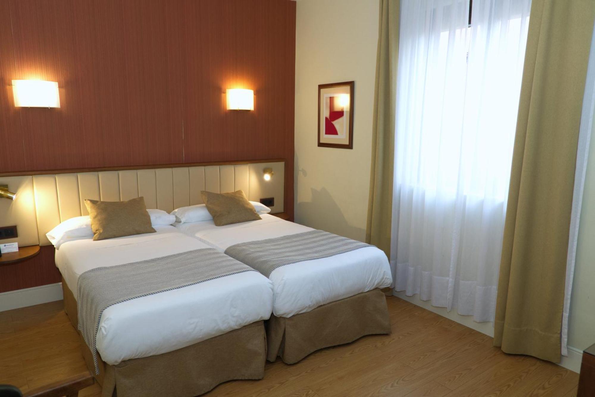 Hospedium Hotel Los Condes Madrid Room photo