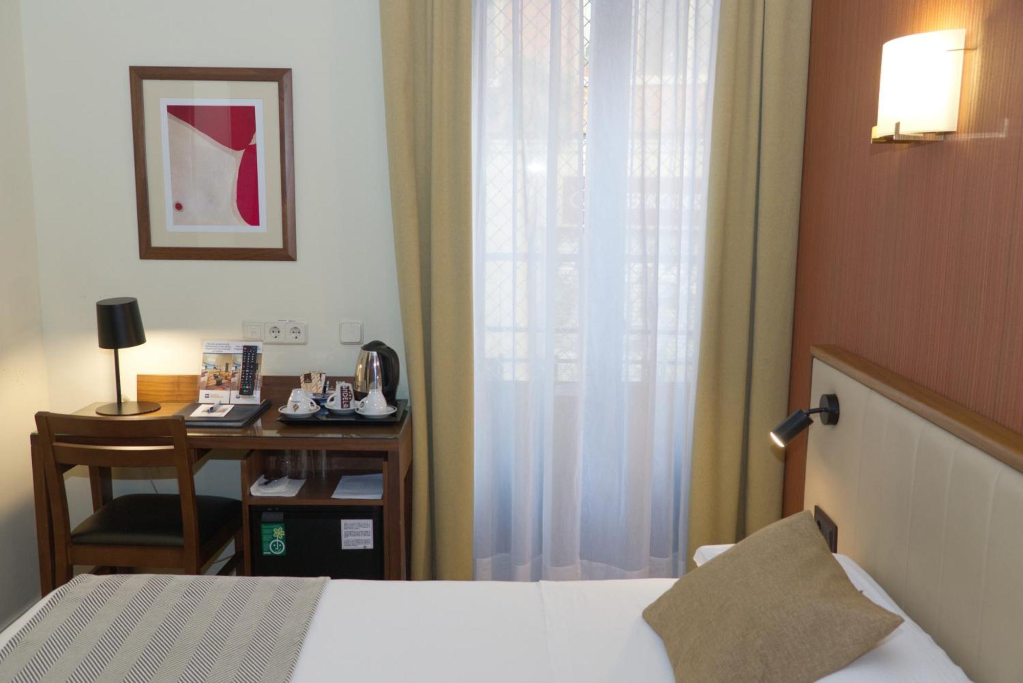Hospedium Hotel Los Condes Madrid Room photo