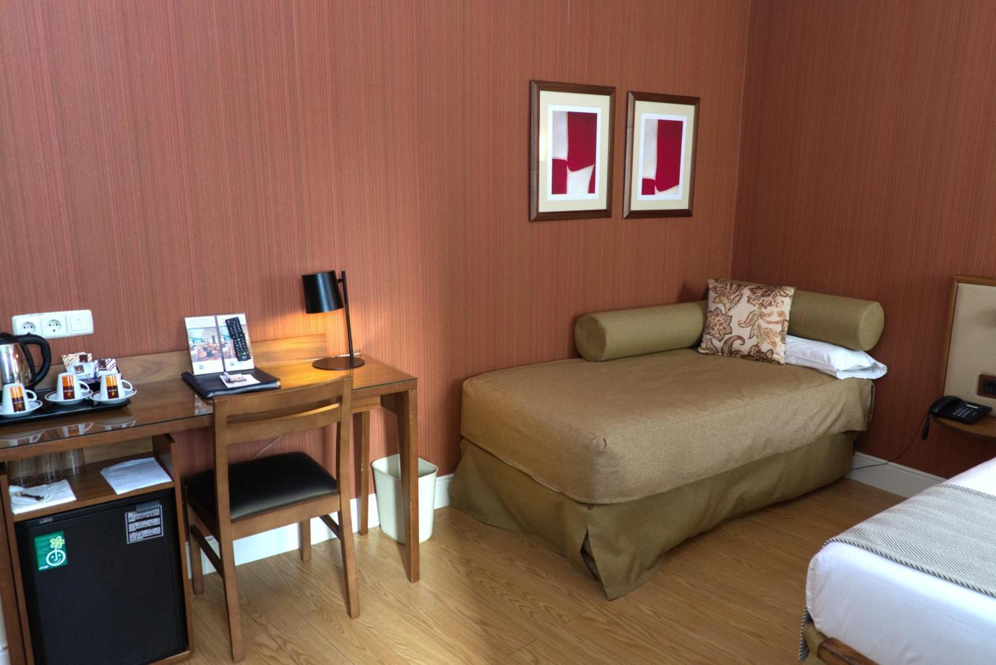 Hospedium Hotel Los Condes Madrid Room photo